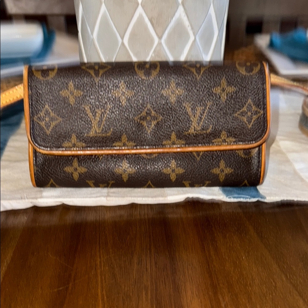 Authentic Louis Vuitton Twin Pochette PM